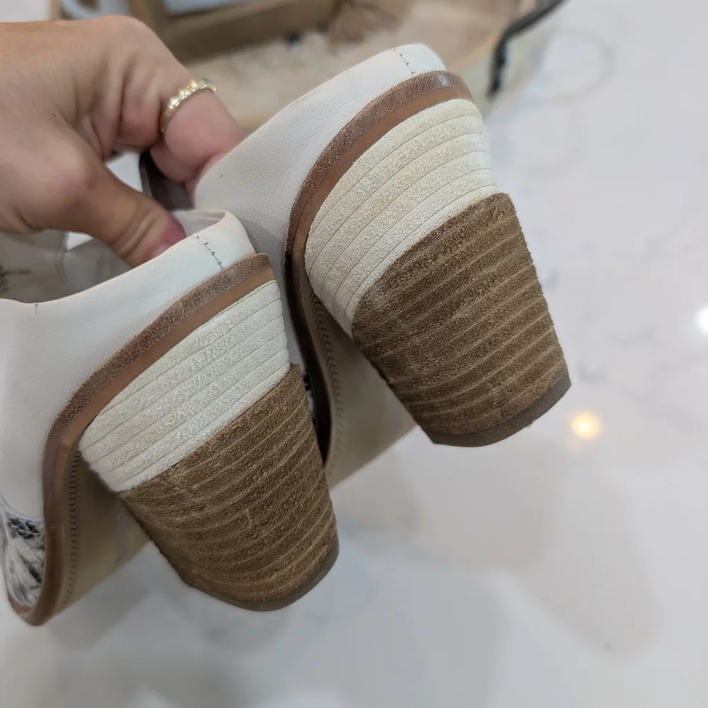 Gianni Bini Snake Print Women's Mules - Picture 4 of 7